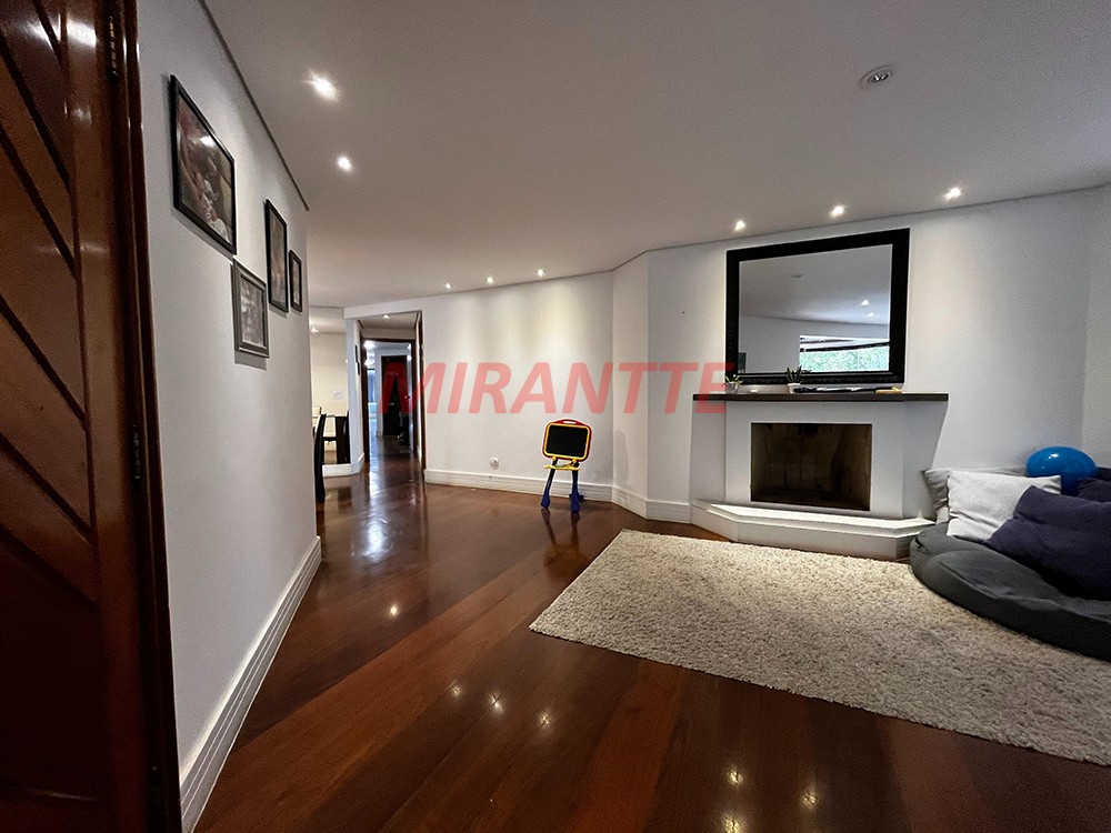 Apartamento com 4 quartos em Santana