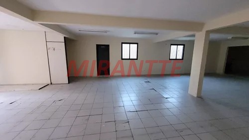 Comercial de 650m² em Limão