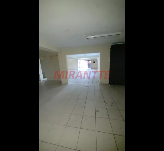 Comercial de 650m² em Limão