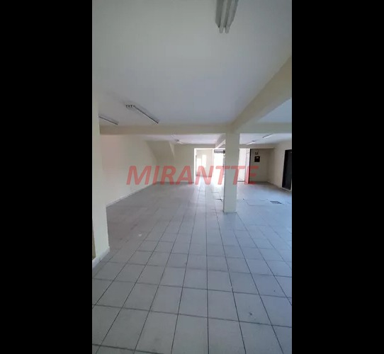 Comercial de 650m² em Limão
