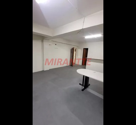 Comercial de 650m² em Limão
