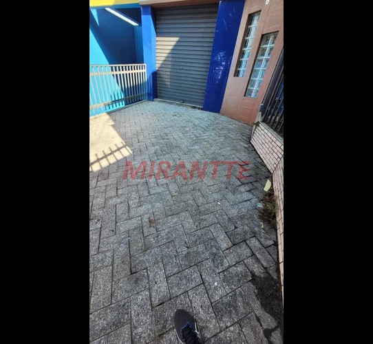 Comercial de 650m² em Limão
