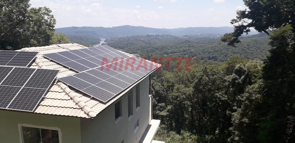 Sobrado de 316m² com 4 quartos em Caieras