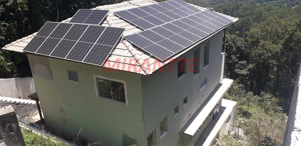 Sobrado de 316m² com 4 quartos em Caieras