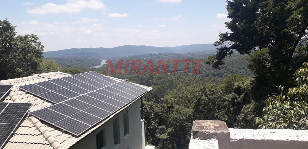 Sobrado de 316m² com 4 quartos em Caieras
