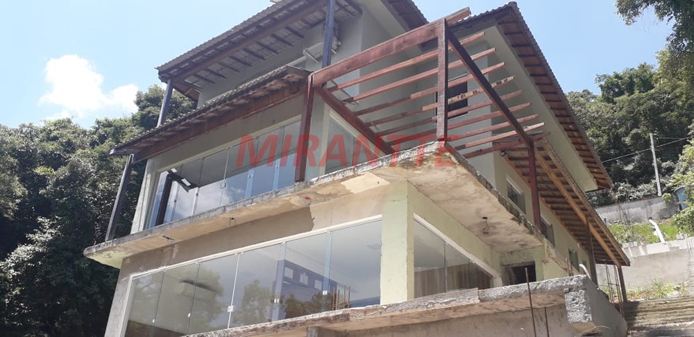 Sobrado de 316m² com 4 quartos em Caieras