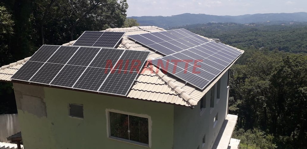 Sobrado de 316m² com 4 quartos em Caieras