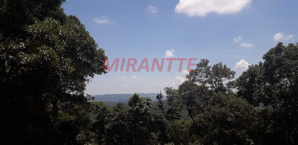 Sobrado de 316m² com 4 quartos em Caieras