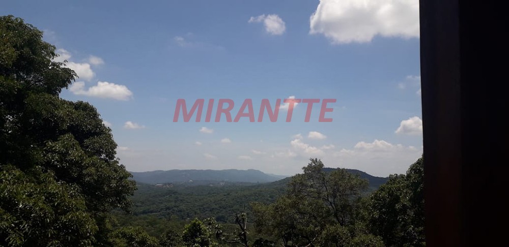 Sobrado de 316m² com 4 quartos em Caieras