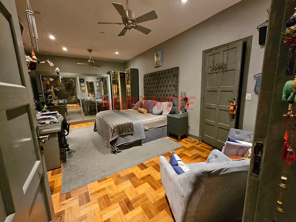 Apartamento de 142m² com 4 quartos em Santana