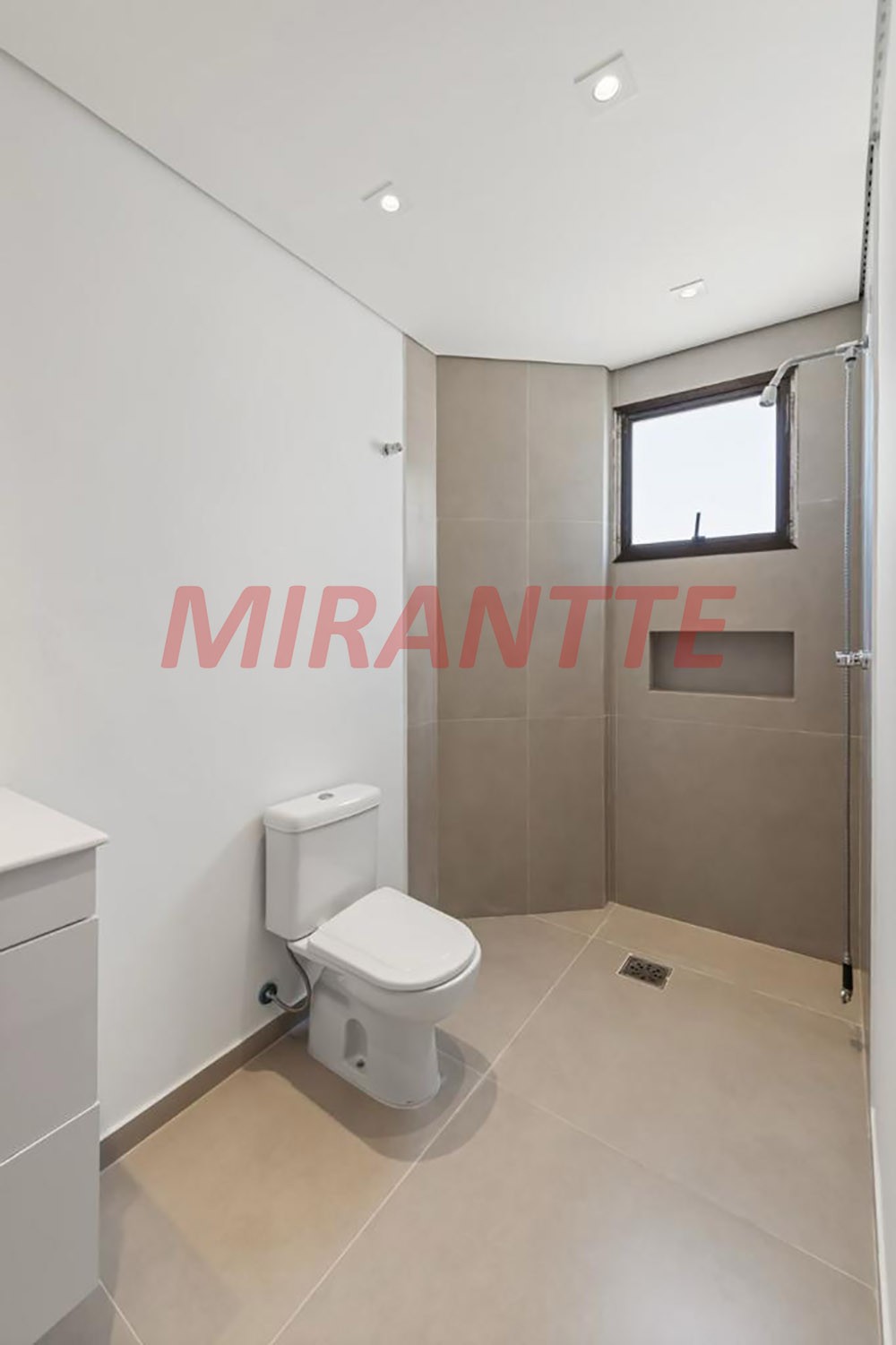 Apartamento de 210m² com 4 quartos em Santana