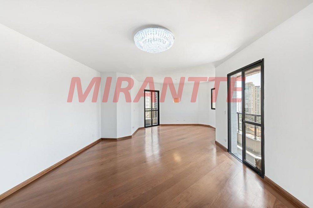 Apartamento de 210m² com 4 quartos em Santana