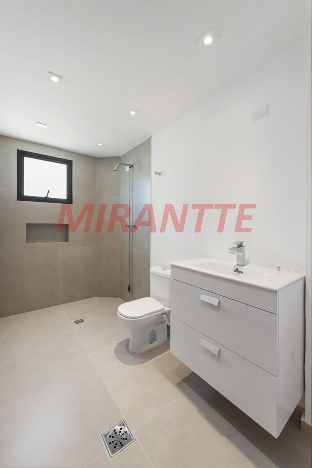 Apartamento de 210m² com 4 quartos em Santana