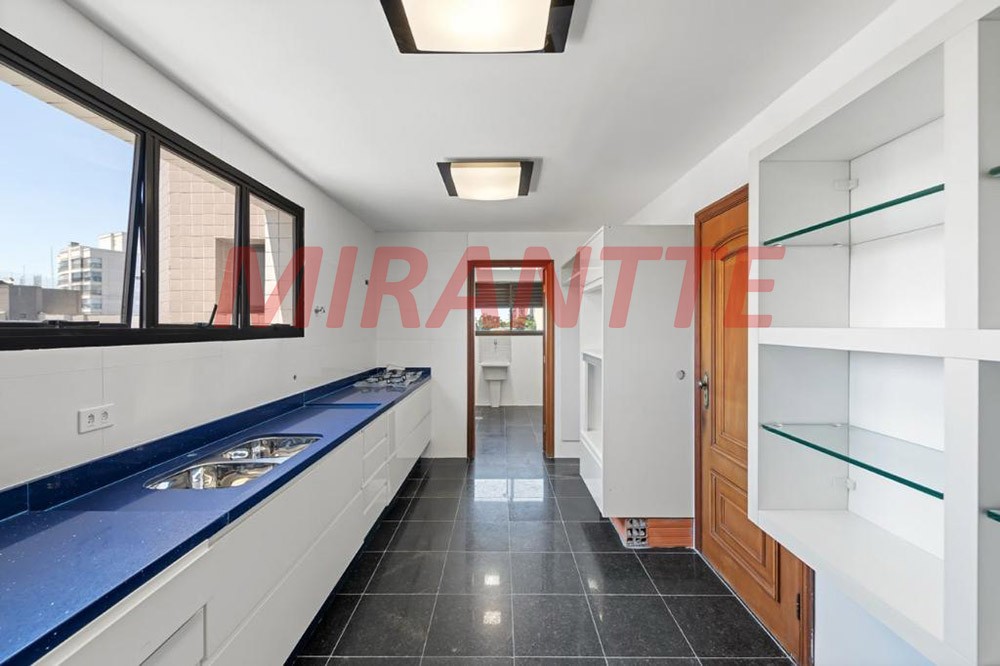 Apartamento de 210m² com 4 quartos em Santana
