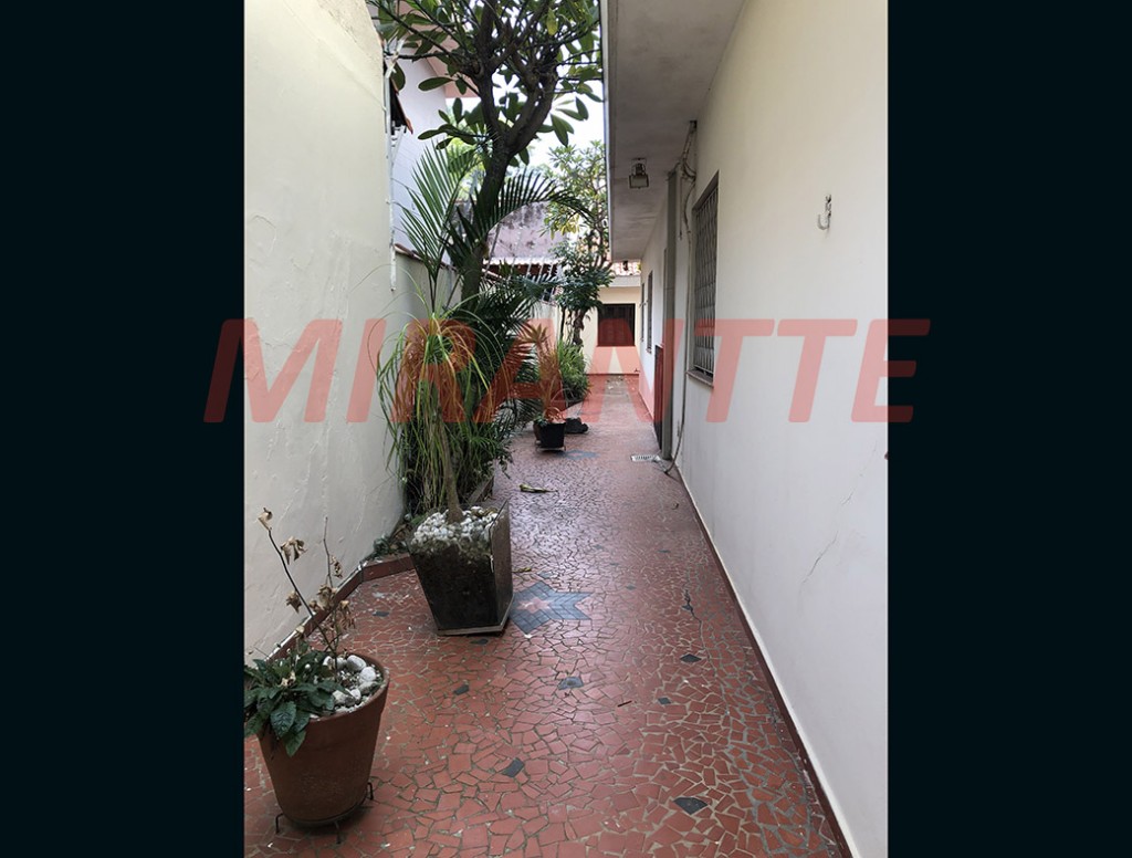 Comercial de 228m² em Água Fria