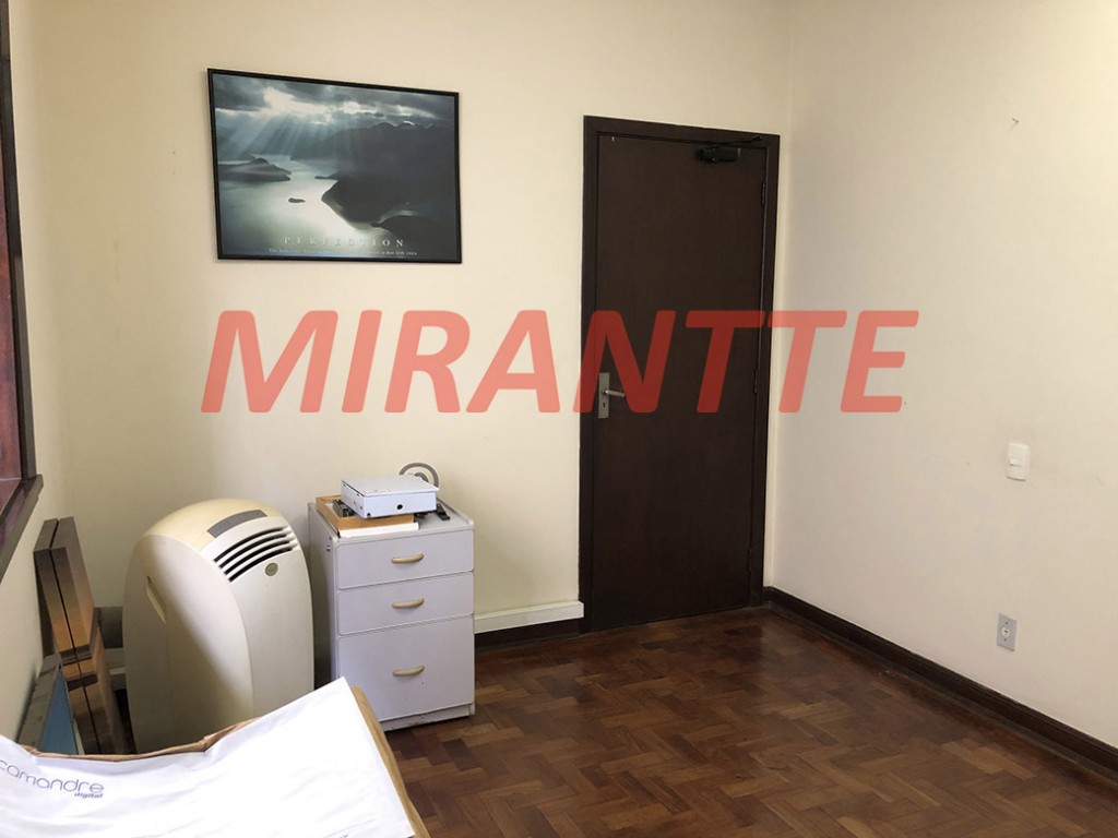 Comercial de 228m² em Água Fria