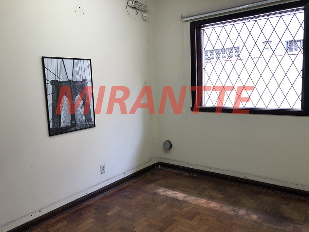 Comercial de 228m² em Água Fria