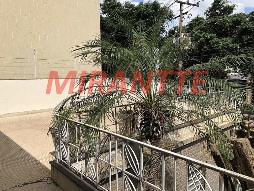 Comercial de 228m² em Água Fria