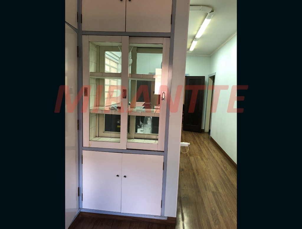 Comercial de 228m² em Água Fria