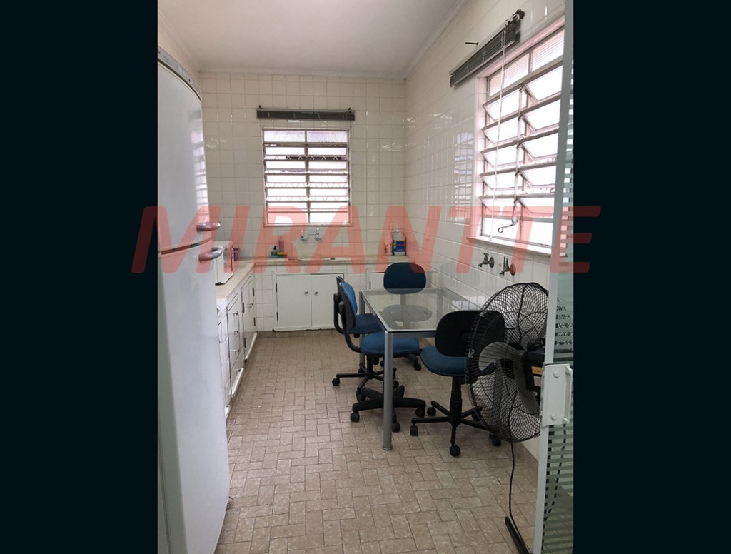 Comercial de 228m² em Água Fria