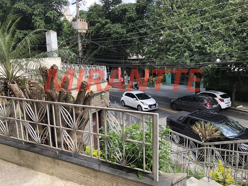 Comercial de 228m² em Água Fria