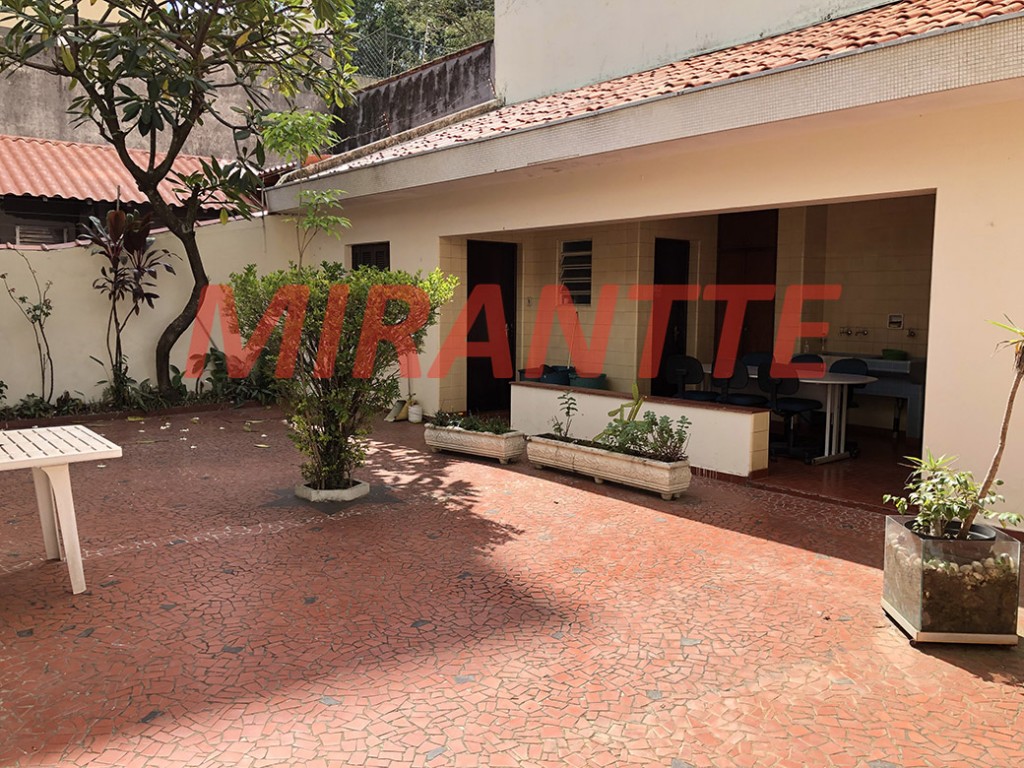 Comercial de 228m² em Água Fria