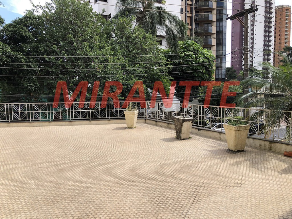 Comercial de 228m² em Água Fria