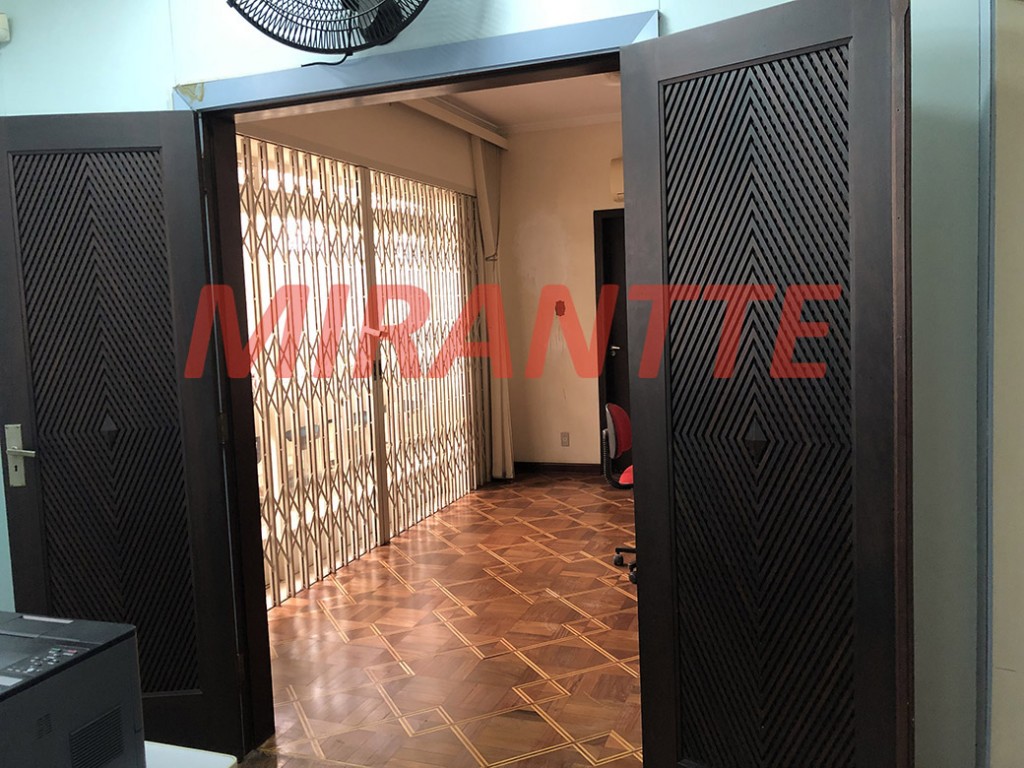 Comercial de 228m² em Água Fria