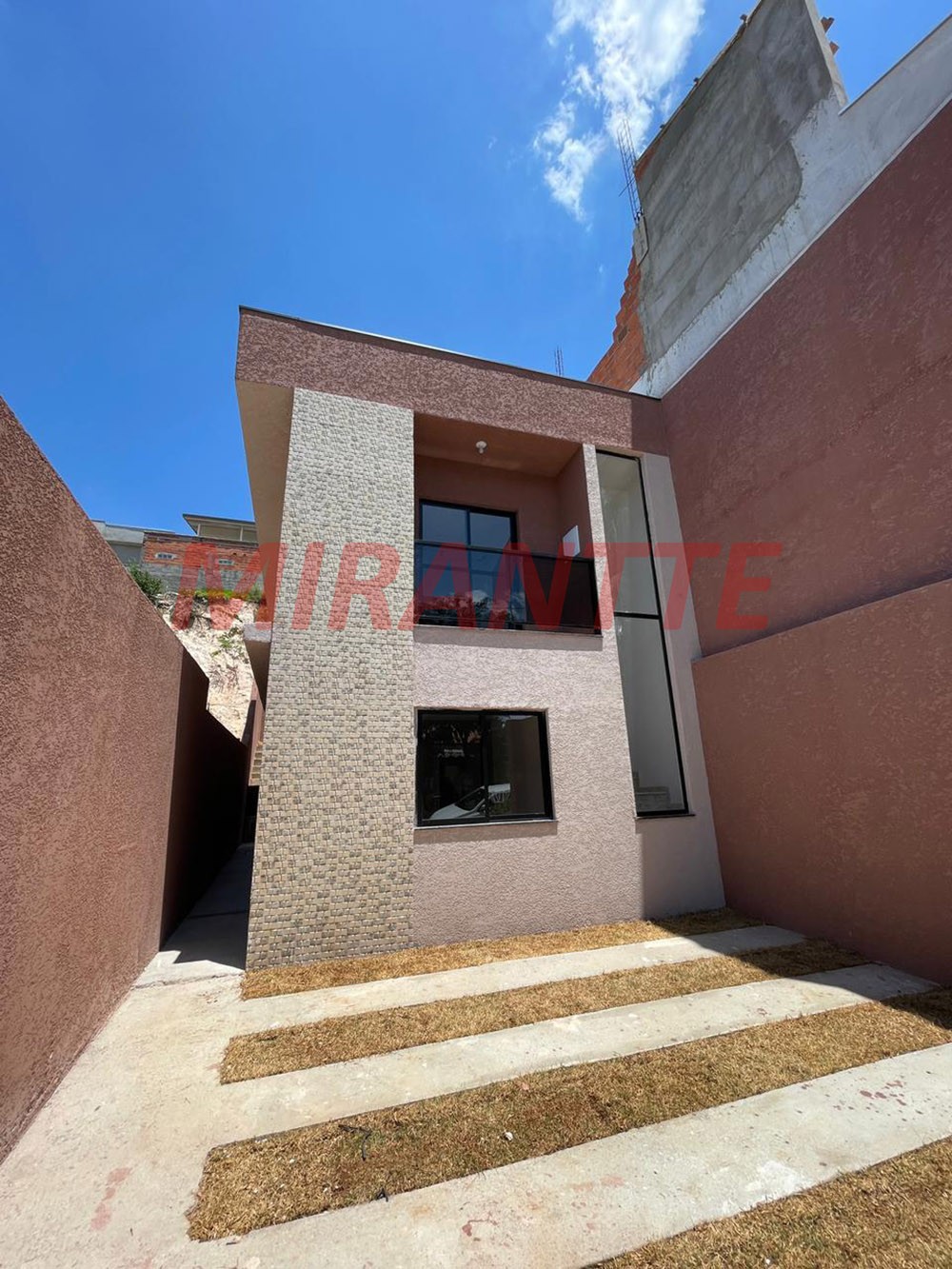 Sobrado de 123m² com 3 quartos em Real Park