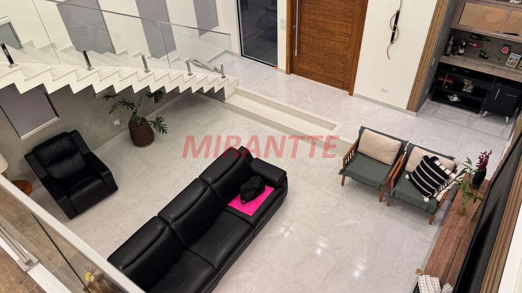 Sobrado de 400m² com 4 quartos em Serra Da Cantareira