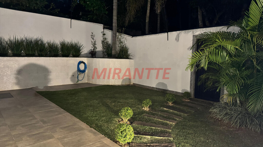 Sobrado de 400m² com 4 quartos em Serra Da Cantareira