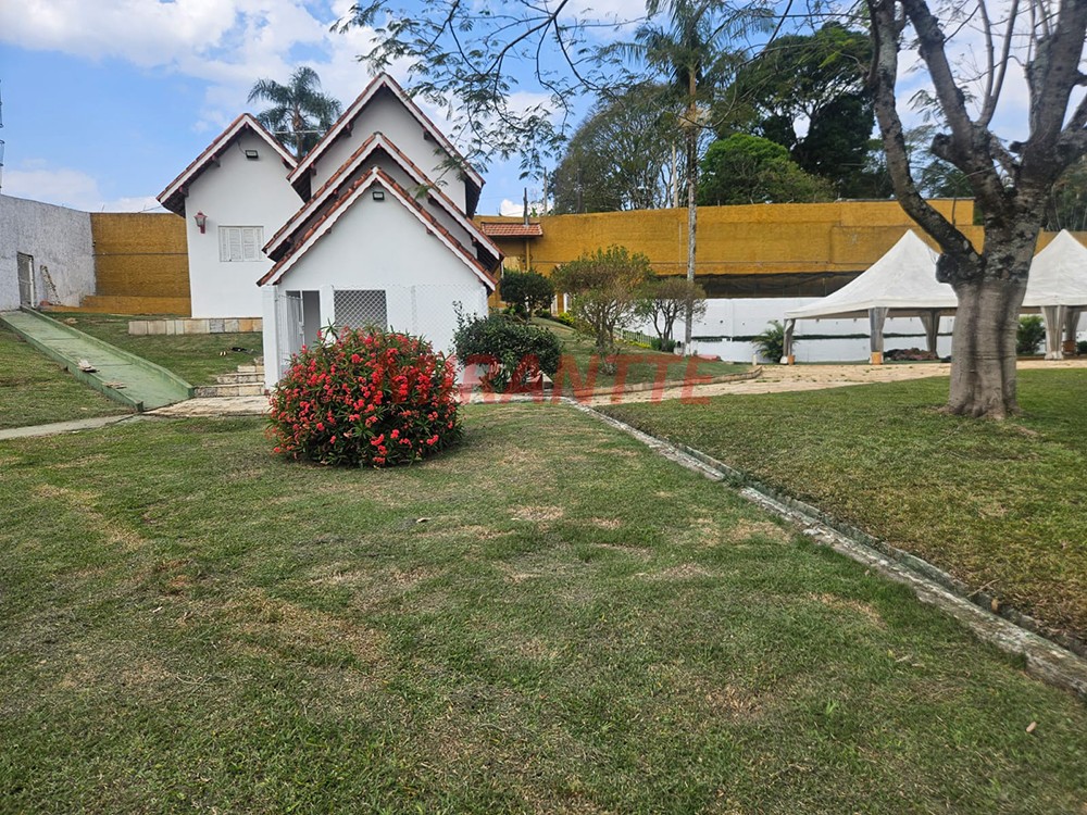 Sobrado de 224m² com 2 quartos em Serra Da Cantareira
