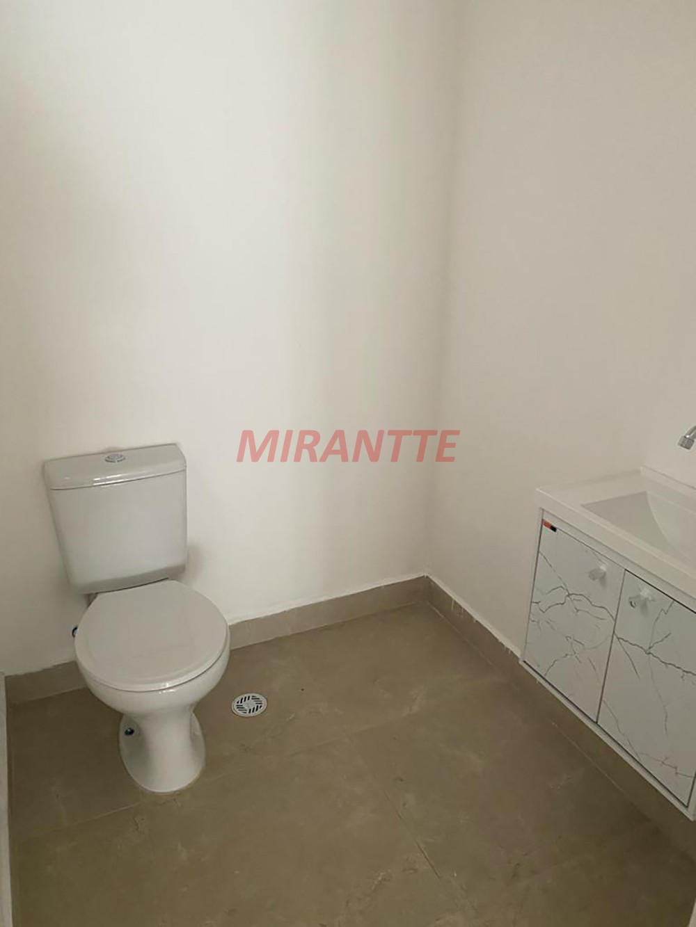 Comercial de 223m² em Santana