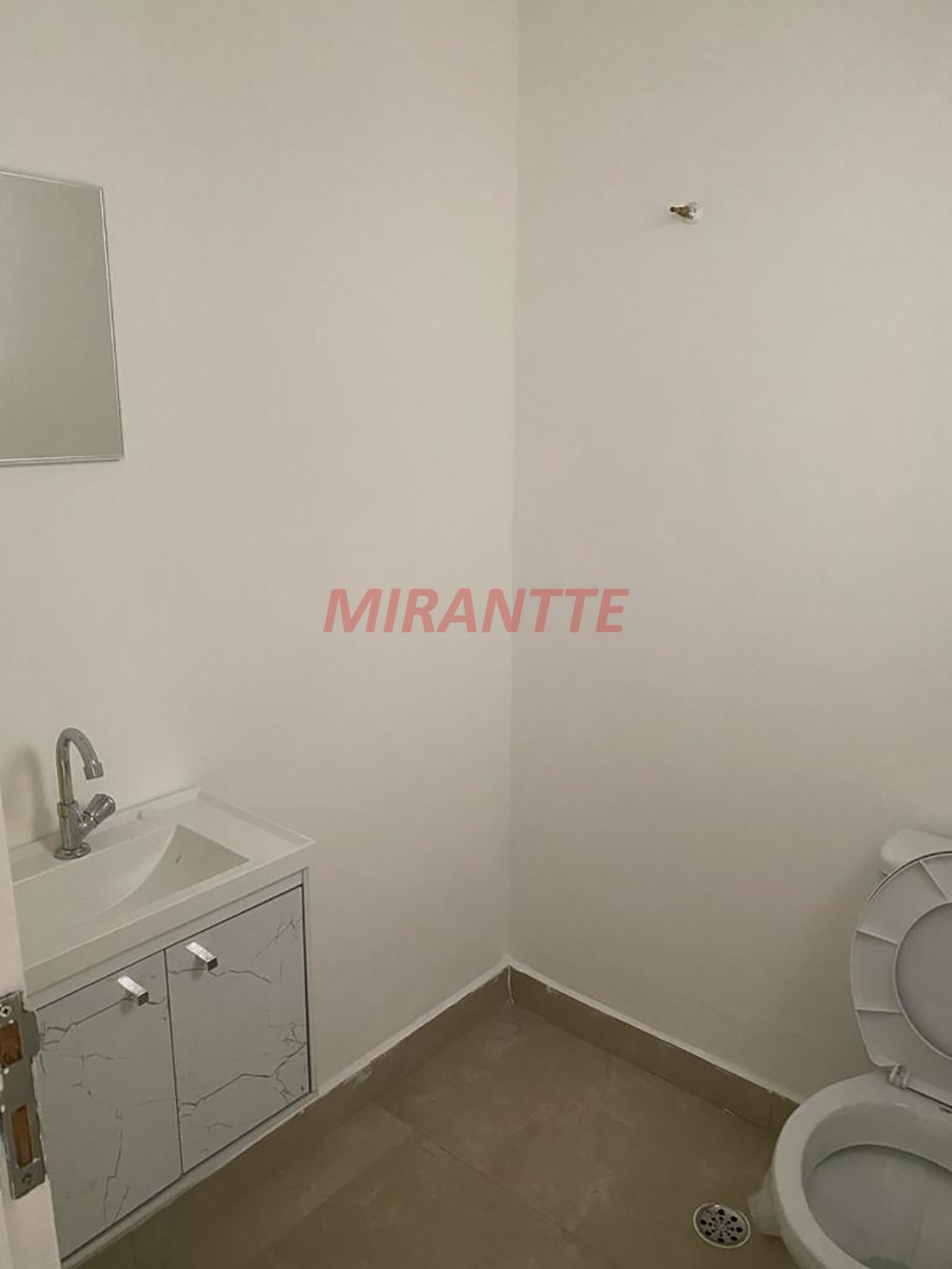 Comercial de 223m² em Santana