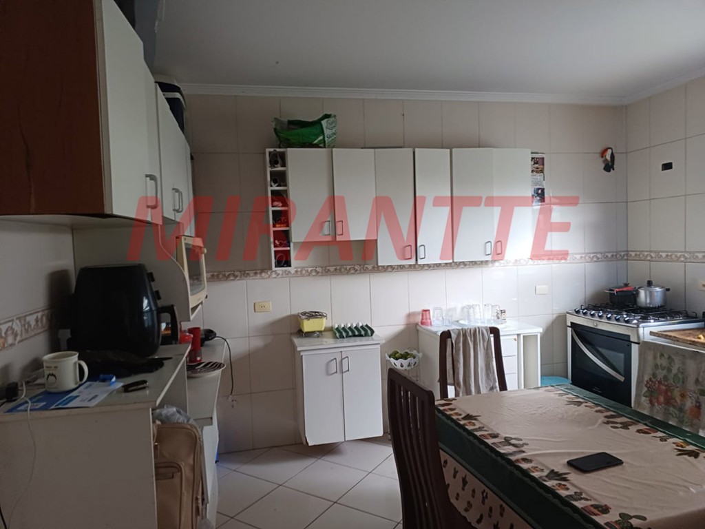 Cond. fechado de 220m² com 3 quartos em Vila Santos
