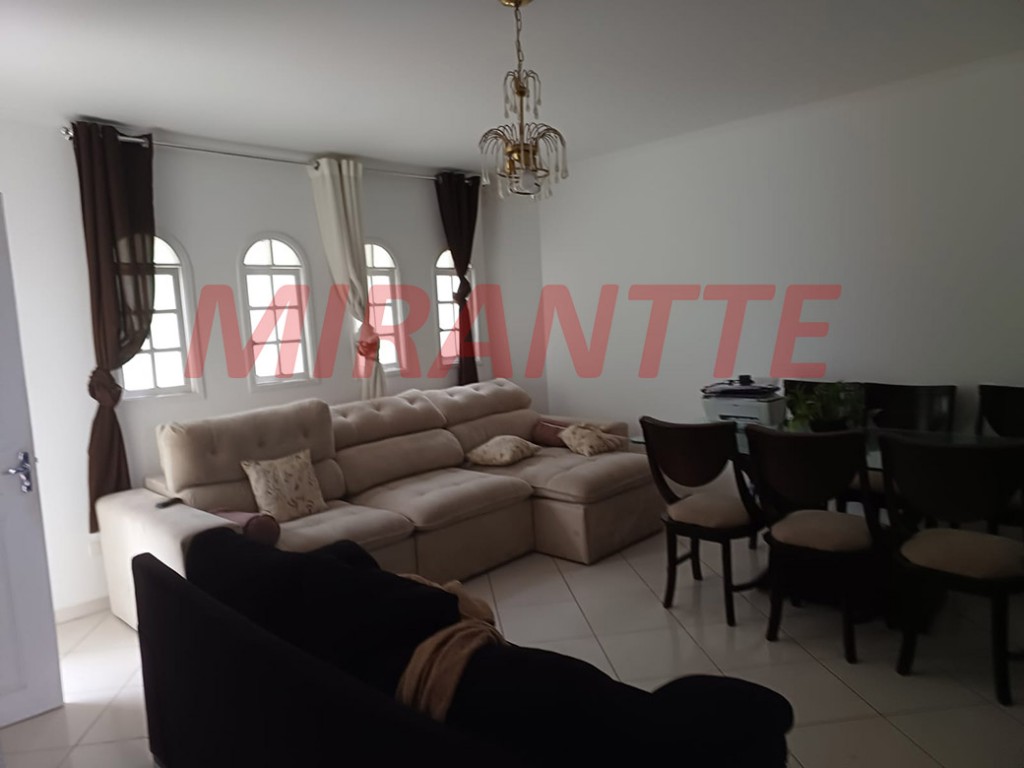 Cond. fechado de 220m² com 3 quartos em Vila Santos