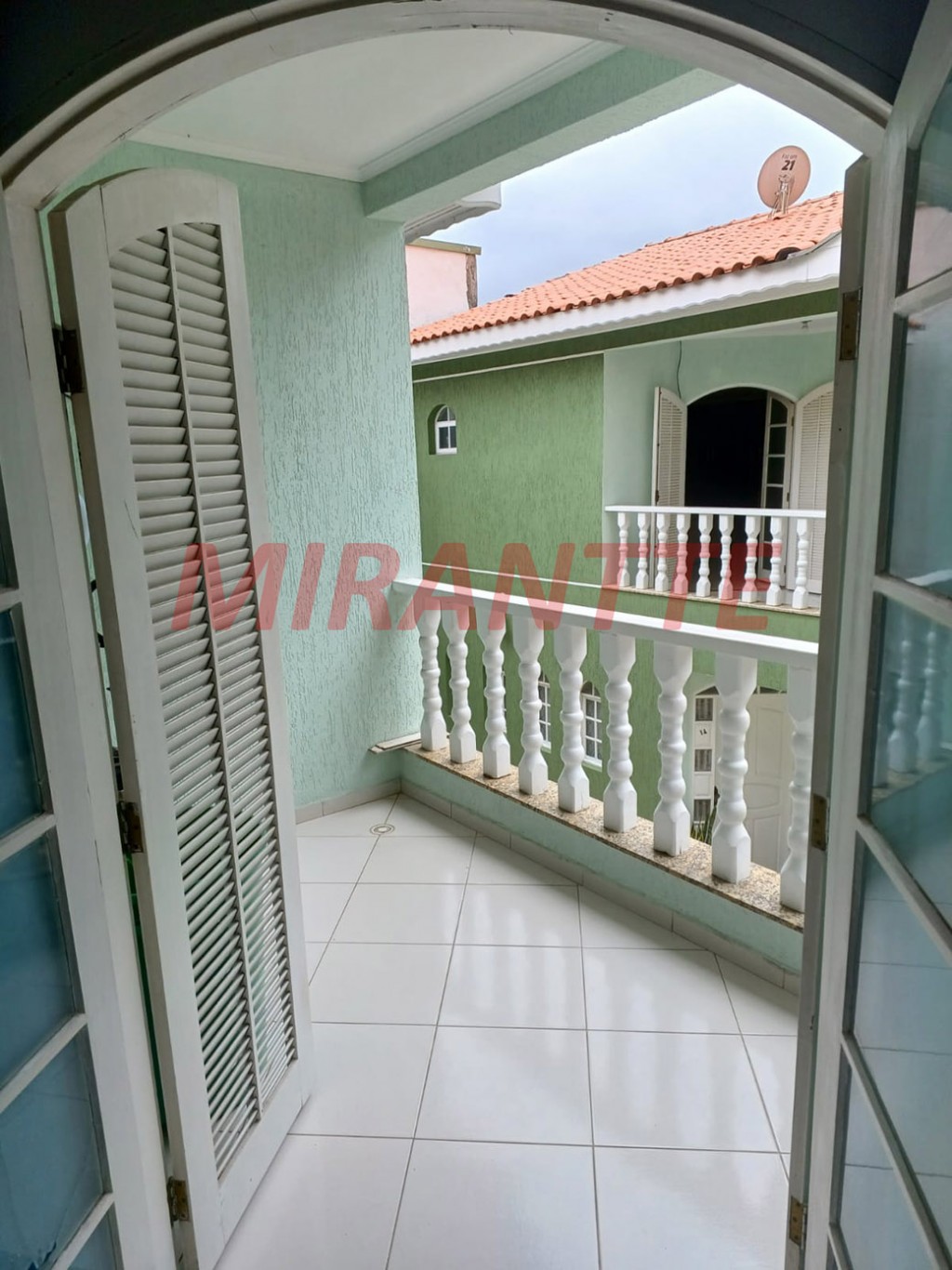 Cond. fechado de 220m² com 3 quartos em Vila Santos