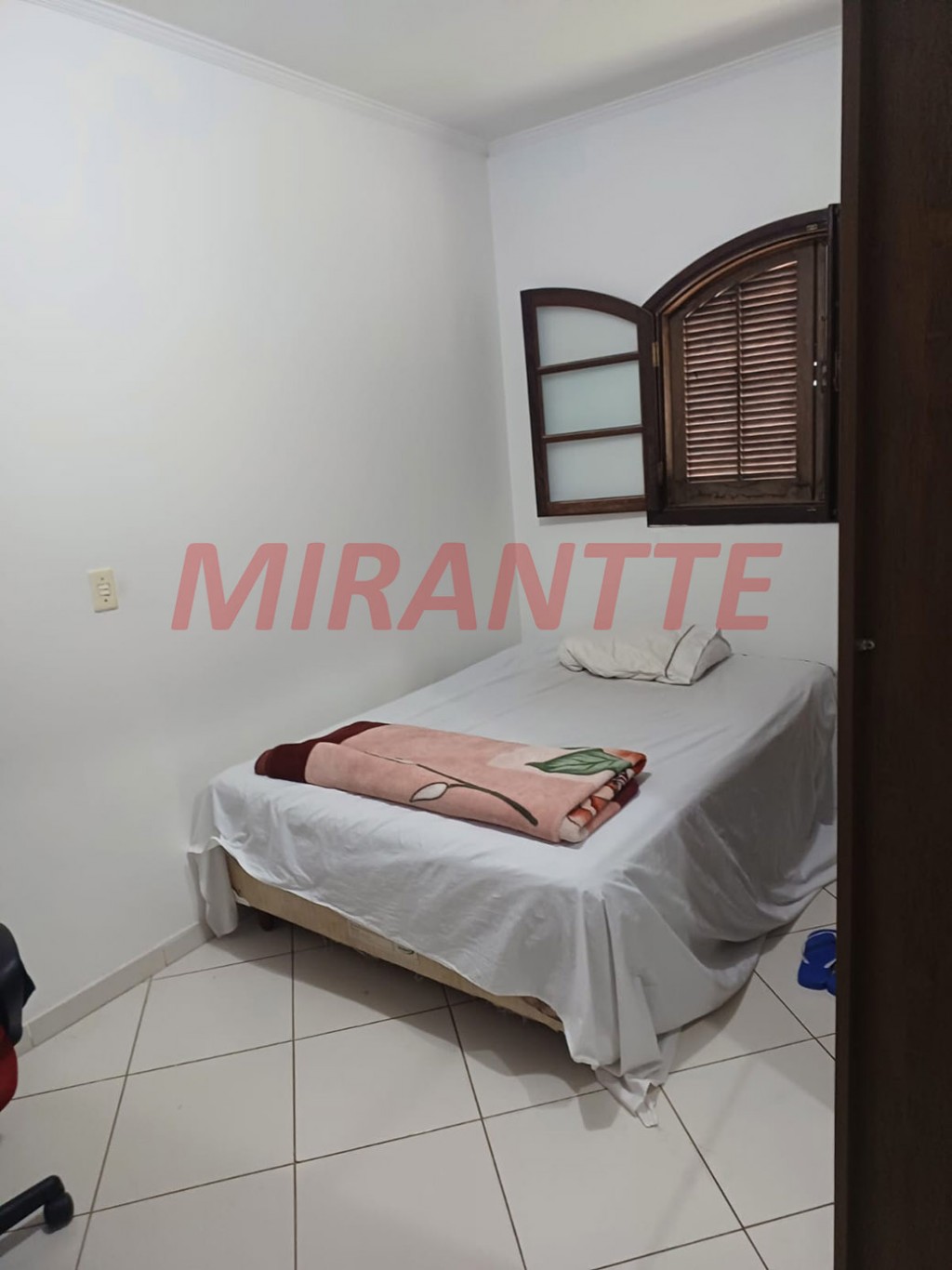 Cond. fechado de 220m² com 3 quartos em Vila Santos