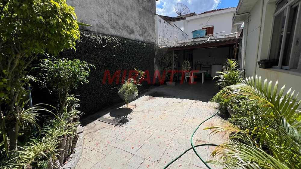 Sobrado de 214m² com 3 quartos em Água Fria