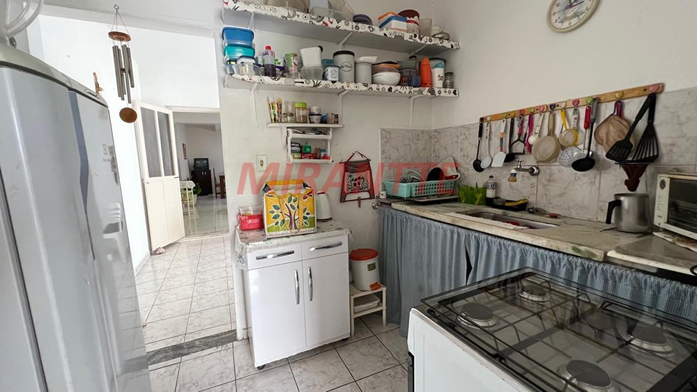 Sobrado de 214m² com 3 quartos em Água Fria