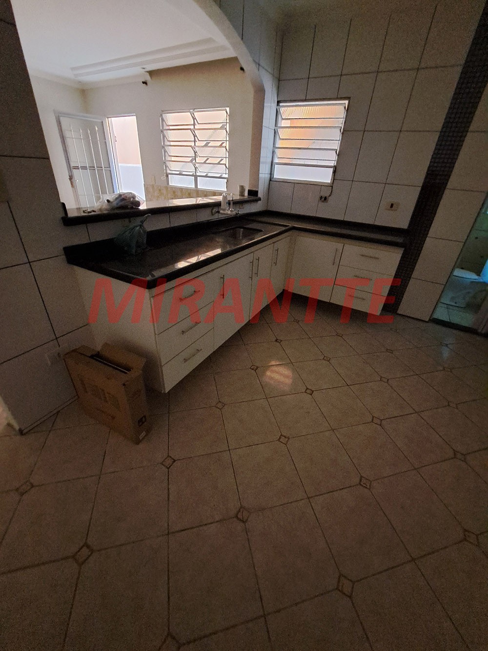 Cond. fechado de 350m² com 7 quartos em Jaçana