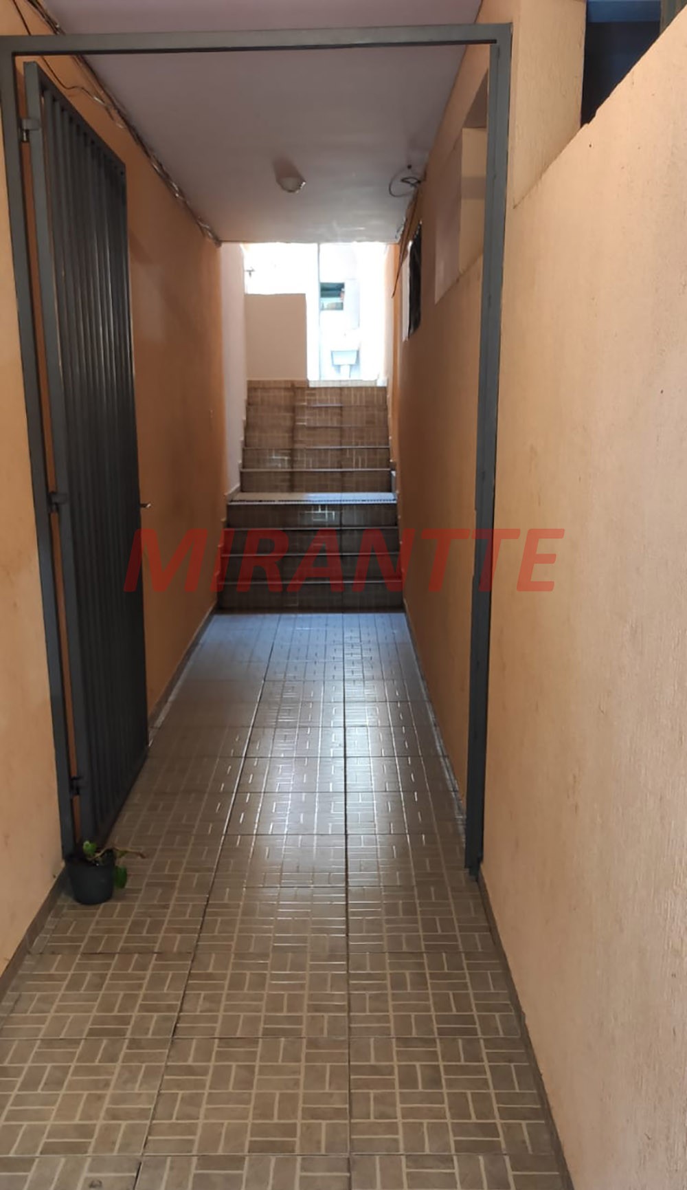 Cond. fechado de 350m² com 7 quartos em Jaçana