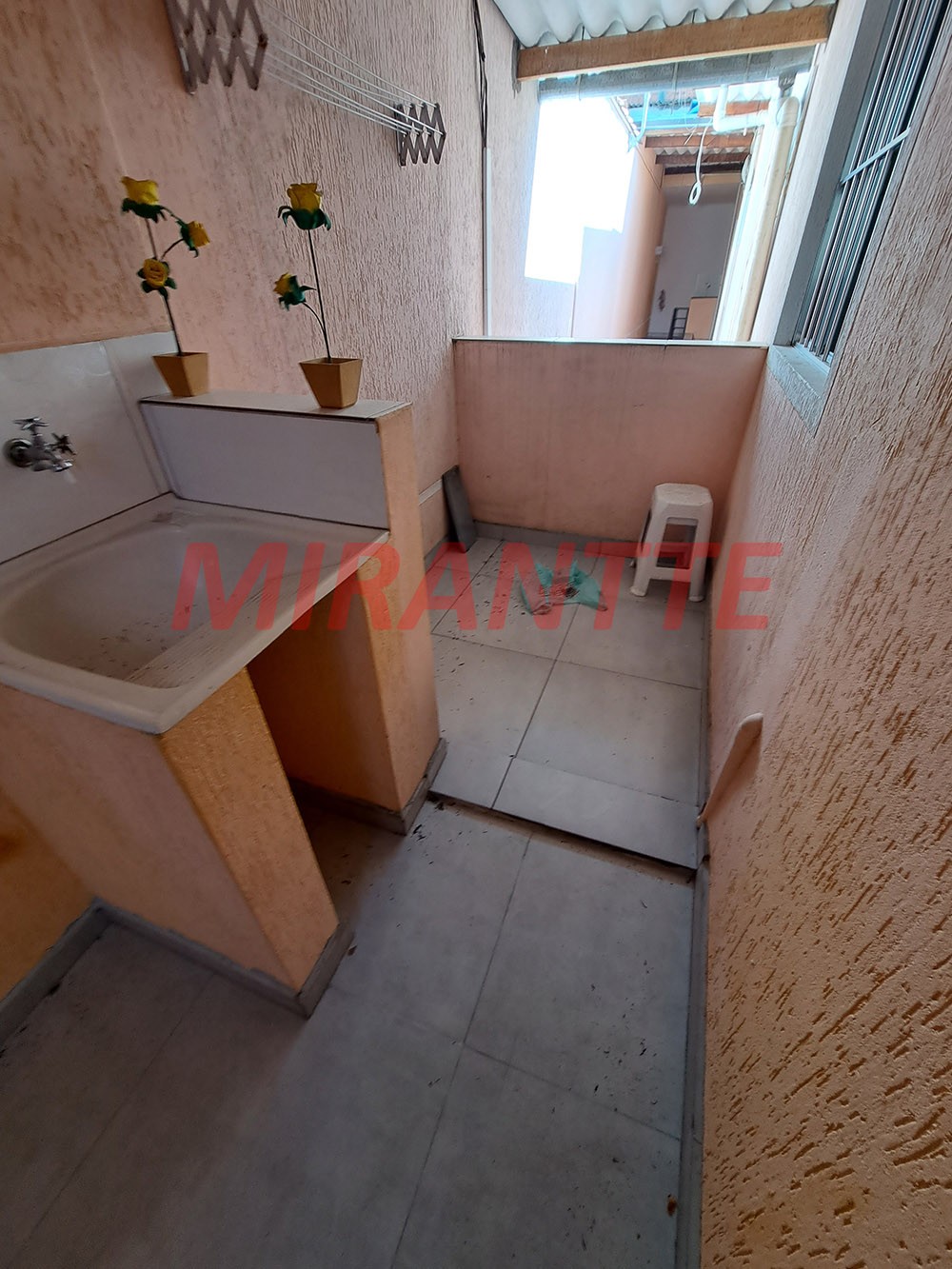 Cond. fechado de 350m² com 7 quartos em Jaçana