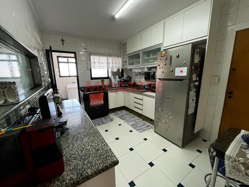 Apartamento de 132m² com 3 quartos em Água Fria