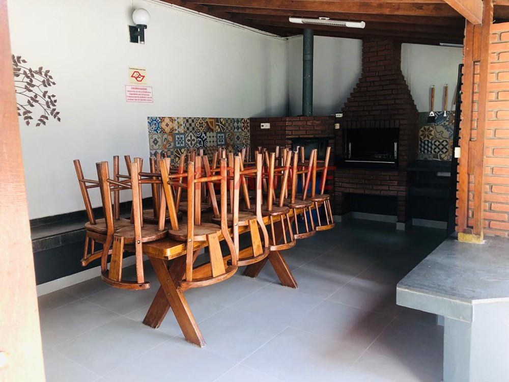 Apartamento de 132m² com 3 quartos em Água Fria