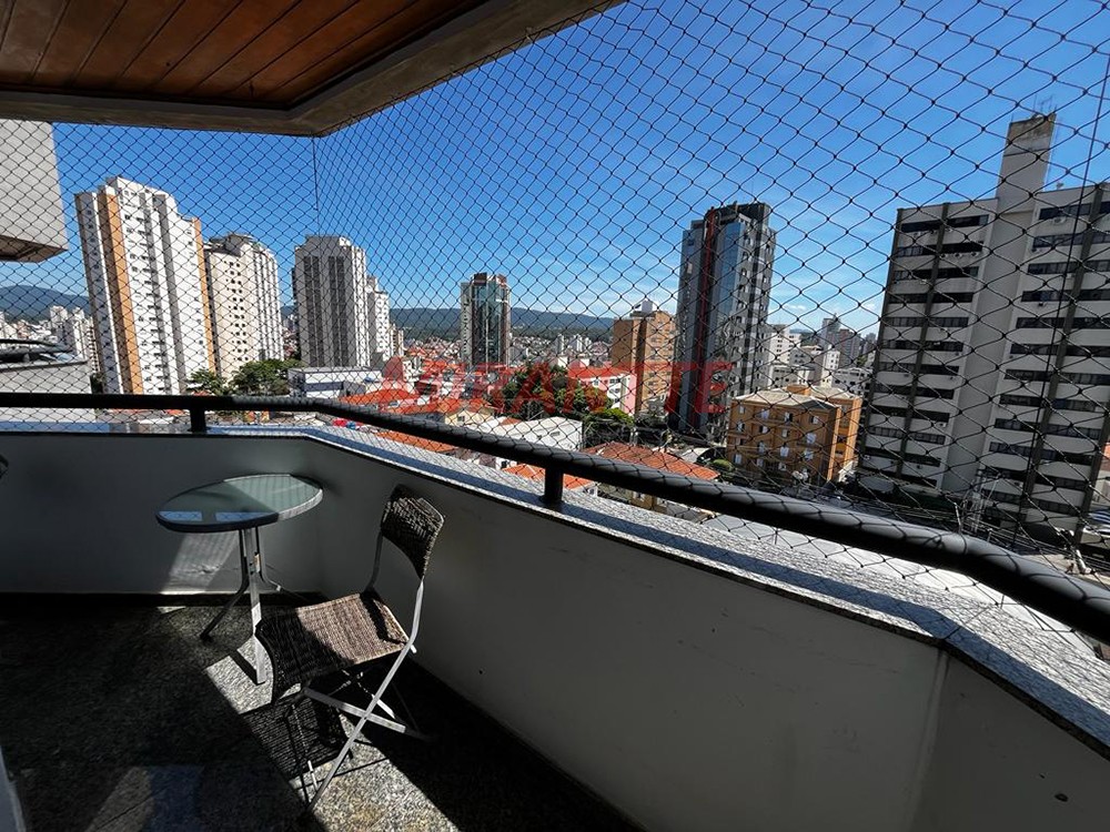 Apartamento de 132m² com 3 quartos em Água Fria