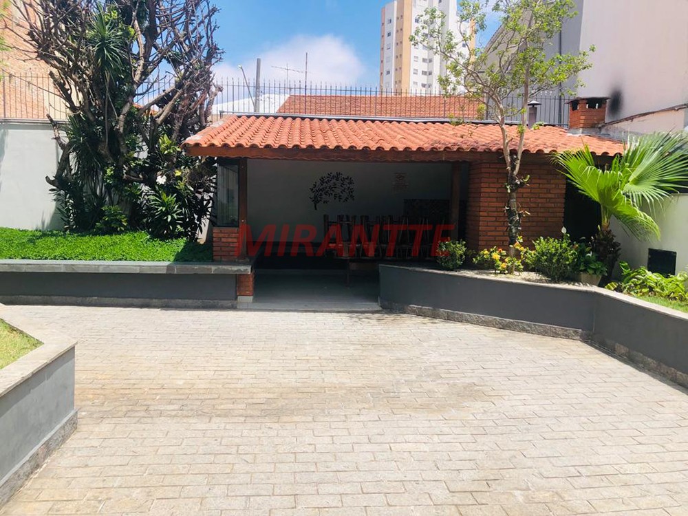 Apartamento de 132m² com 3 quartos em Água Fria