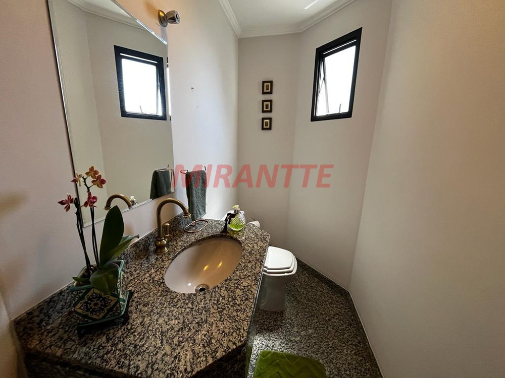 Apartamento de 132m² com 3 quartos em Água Fria