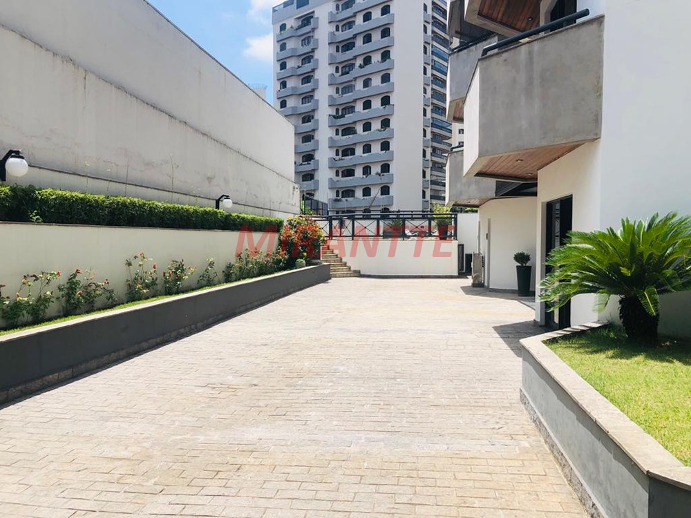 Apartamento de 132m² com 3 quartos em Água Fria