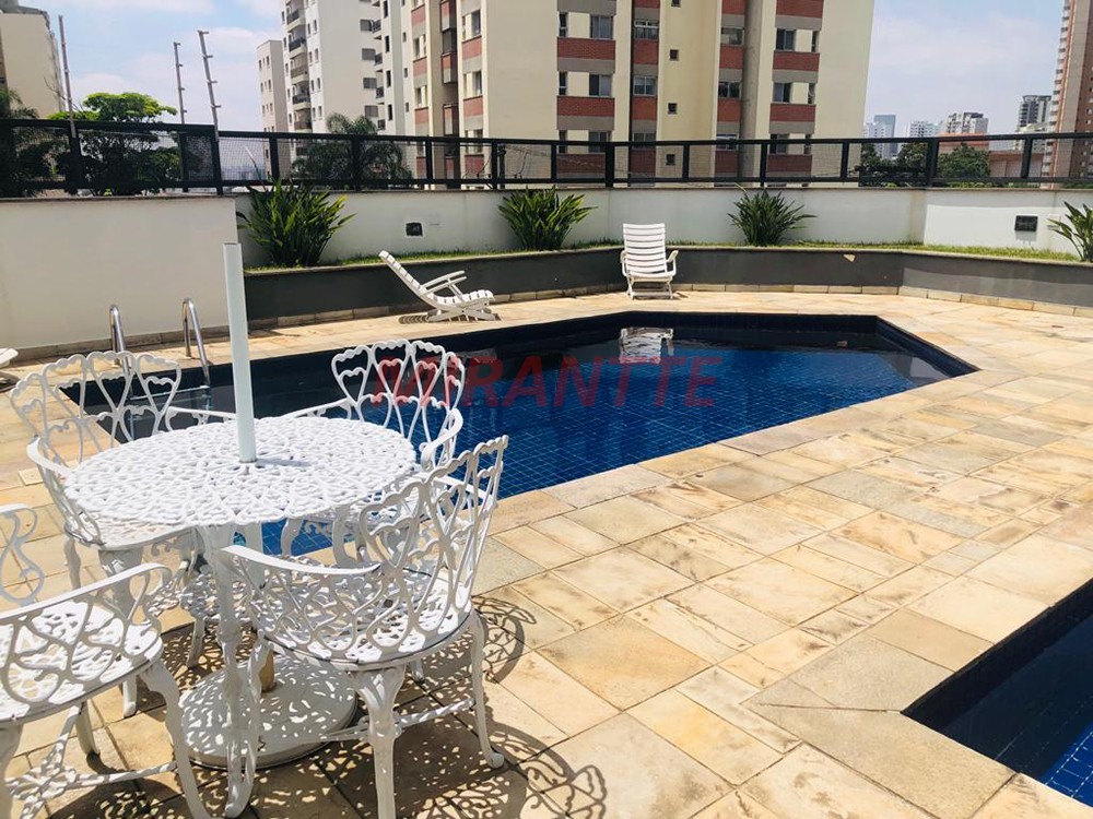 Apartamento de 132m² com 3 quartos em Água Fria